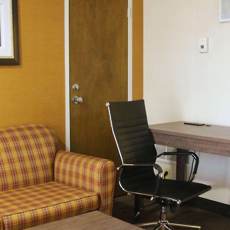 Best Western Galleria Inn & Suites Чіктоваґа Екстер'єр фото