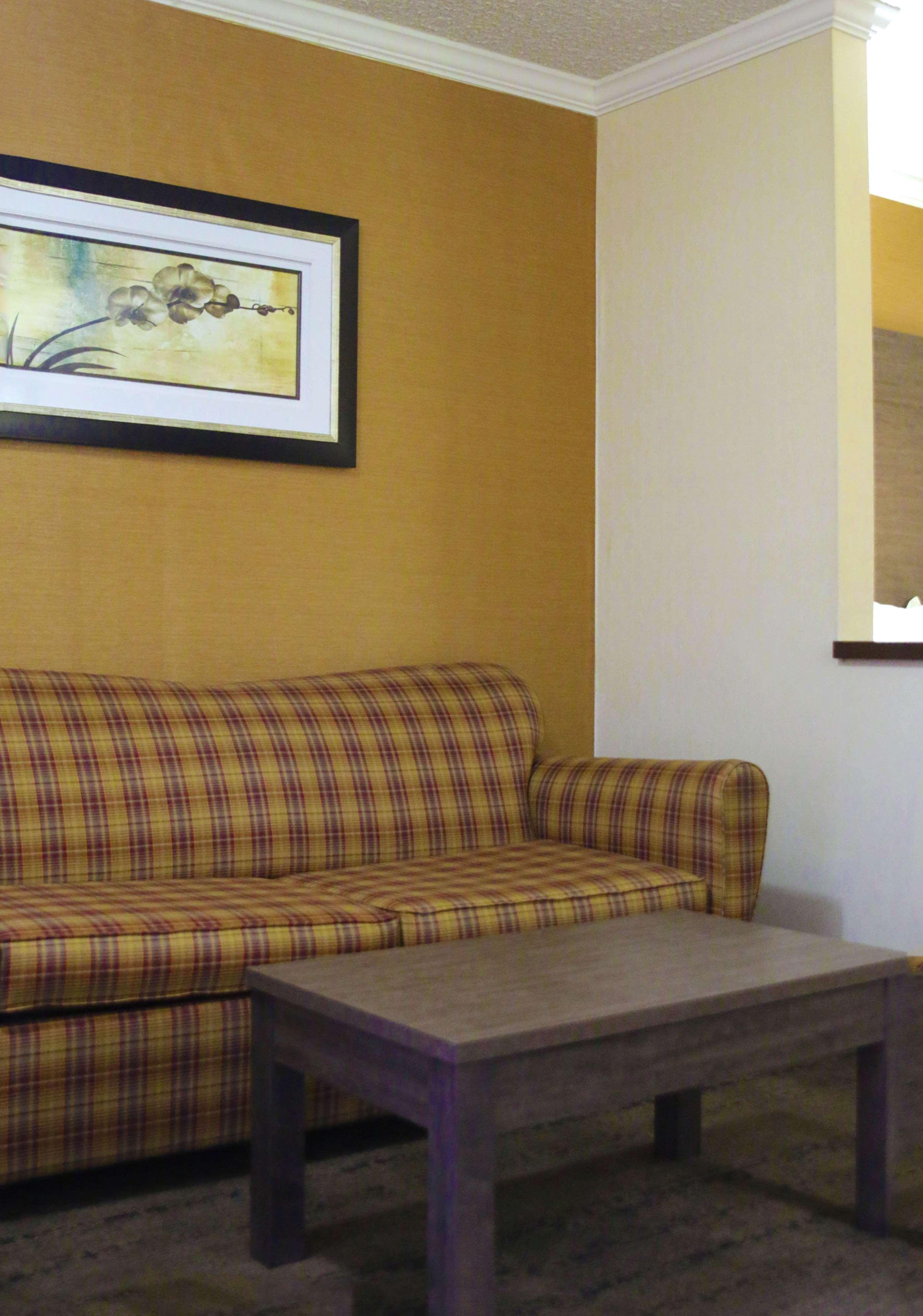 Best Western Galleria Inn & Suites Чіктоваґа Екстер'єр фото
