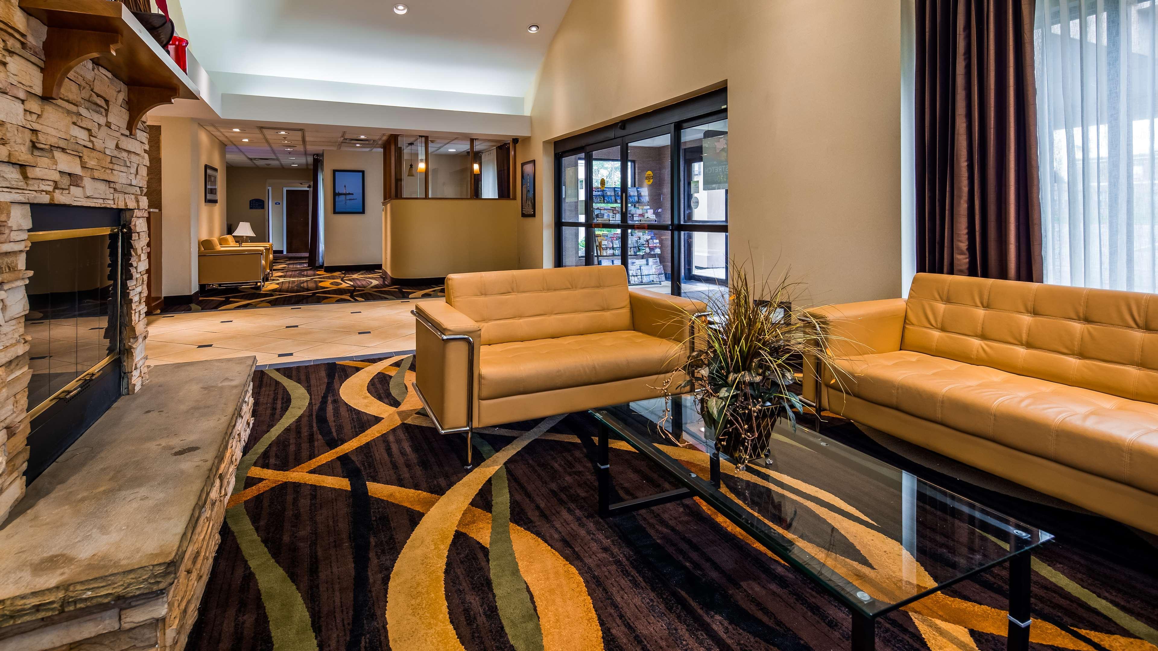 Best Western Galleria Inn & Suites Чіктоваґа Екстер'єр фото