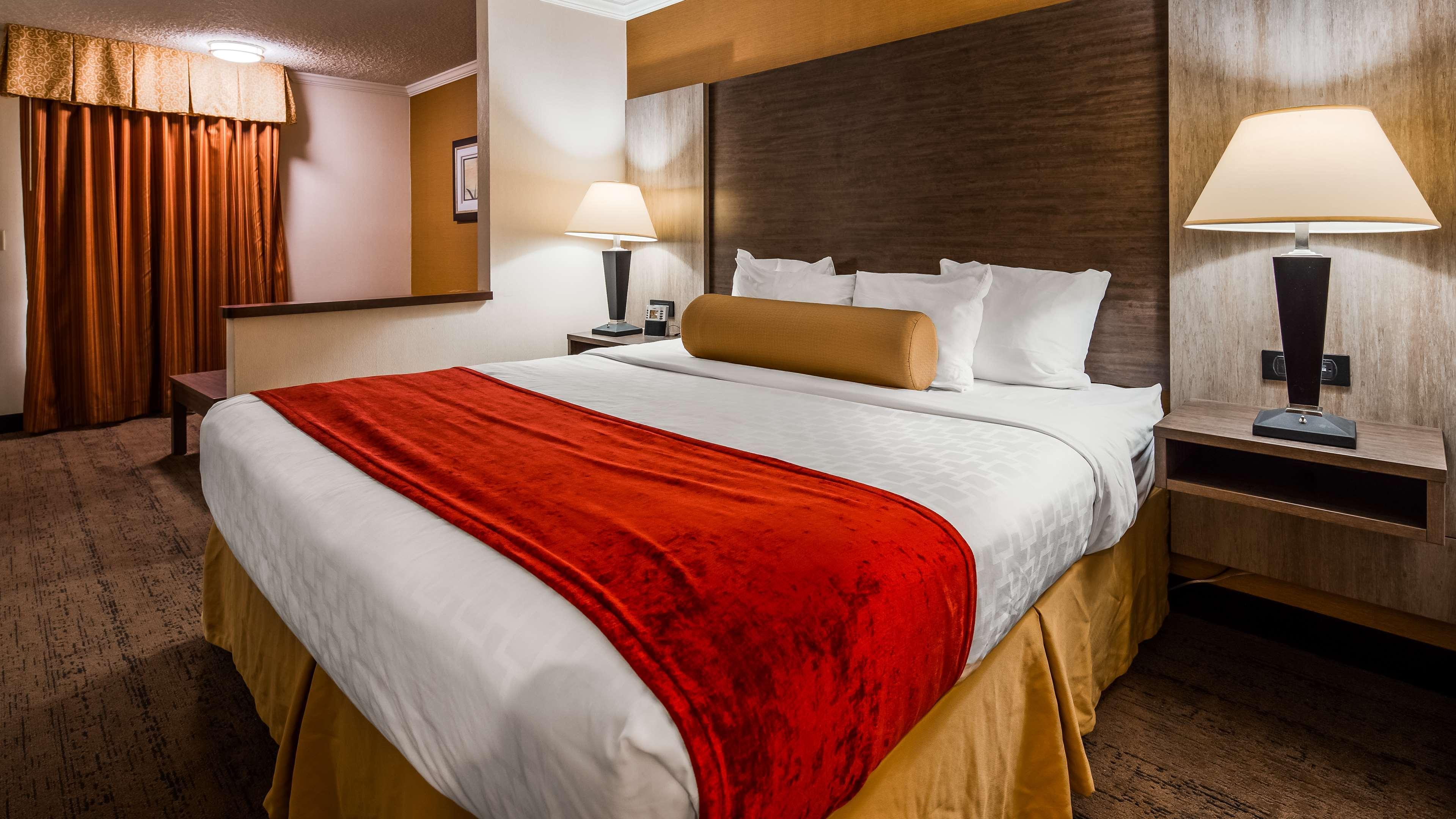 Best Western Galleria Inn & Suites Чіктоваґа Екстер'єр фото