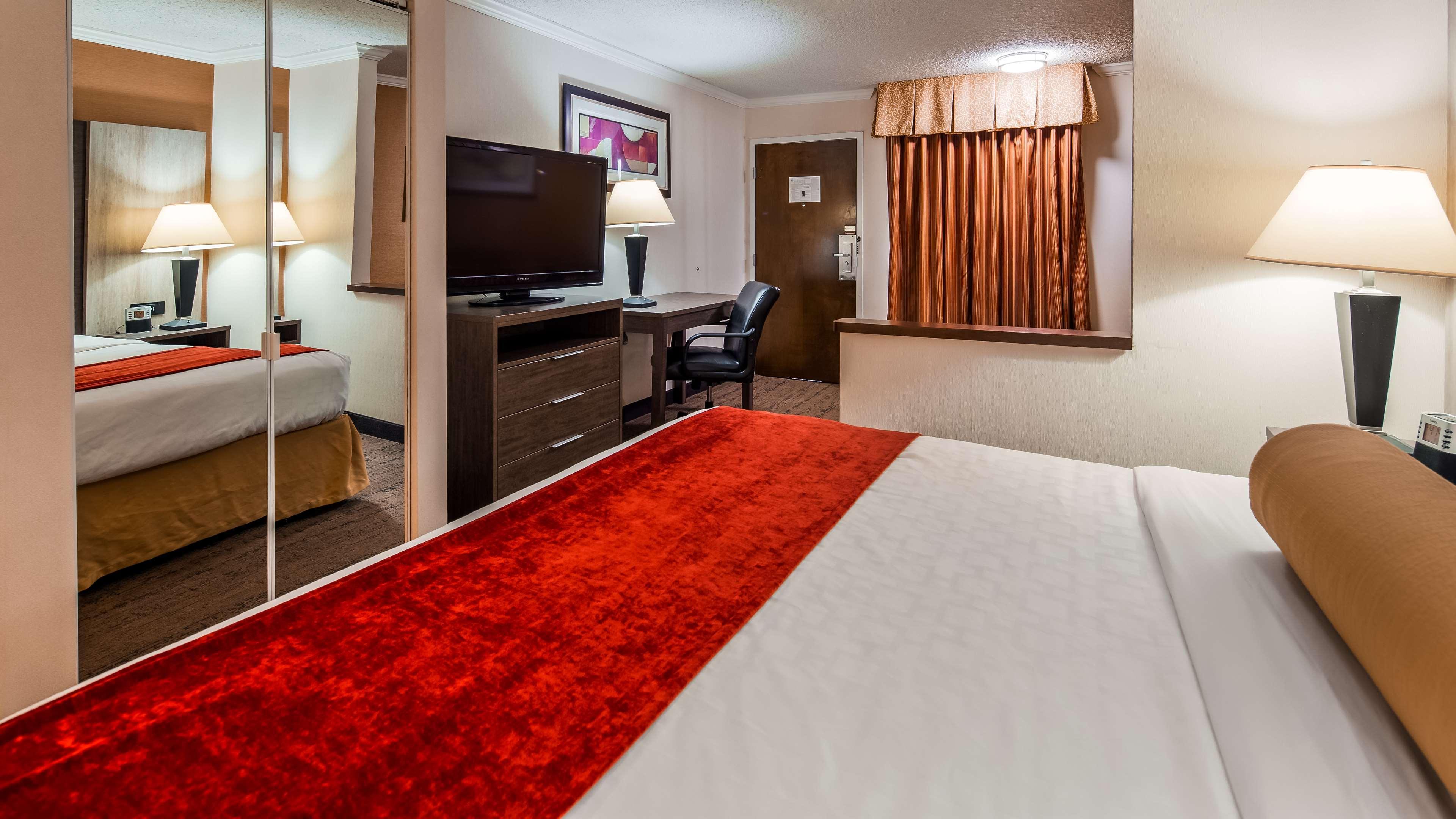 Best Western Galleria Inn & Suites Чіктоваґа Екстер'єр фото